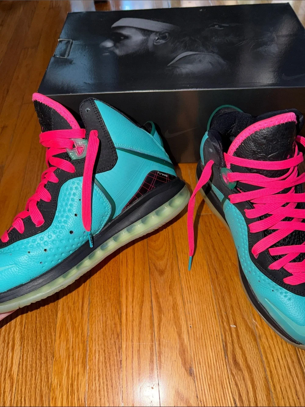 Nike Lebron VIII QS (Size 8.5 Men’s) retro/black-pink flash